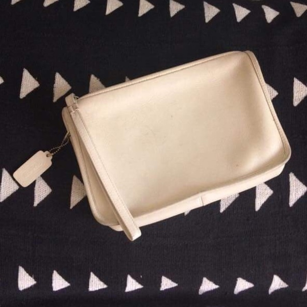 VINTAGE COACH CLUTCH WRISTLET